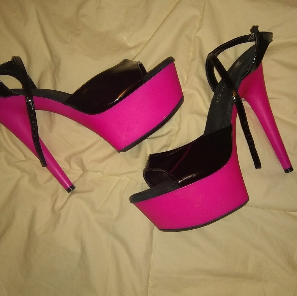 Size 9 womans heals
